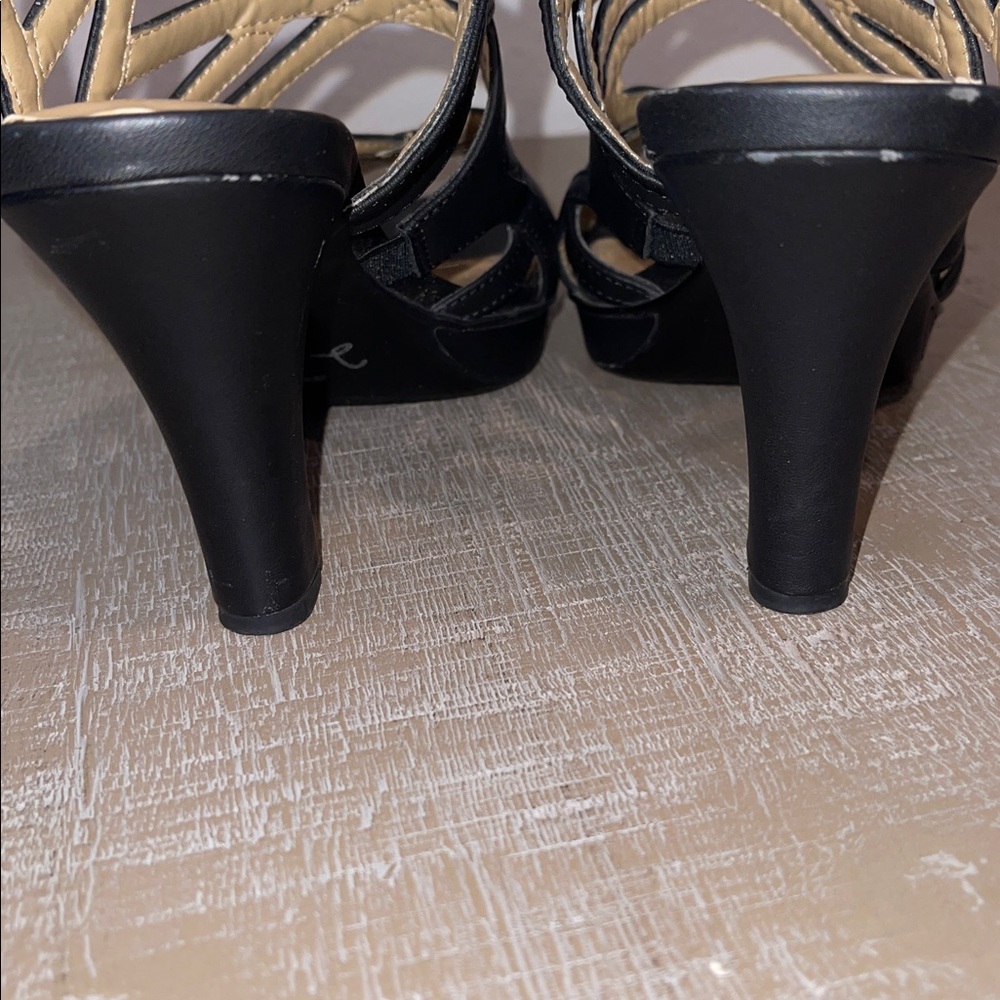 Naturalizer Women's Black Strappy Sandals - Picture 7 of 7